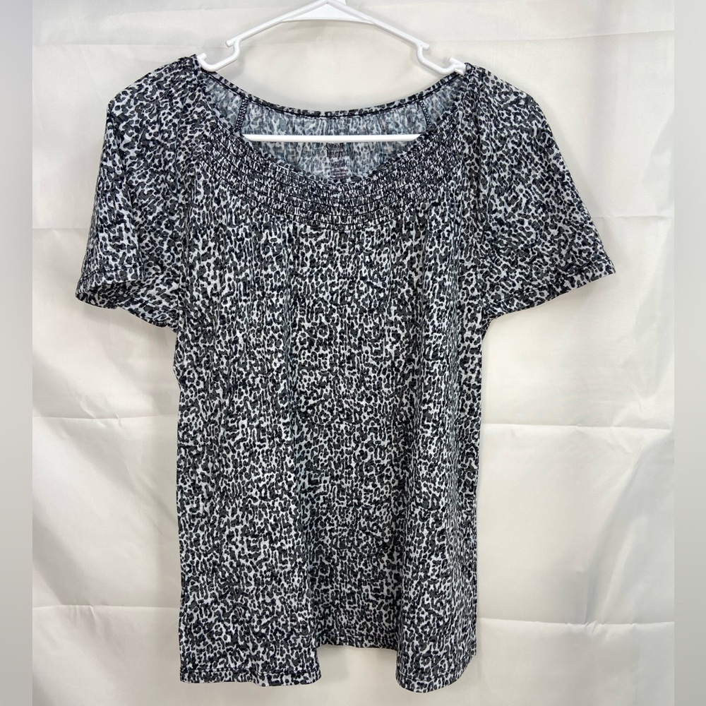 NWOT Croft & Barrow women’s black gray leopard stretch relaxed casual blouse top
